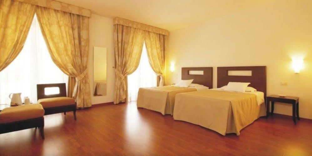 B&B Hotel Palermo Quattro Canti Esterno foto